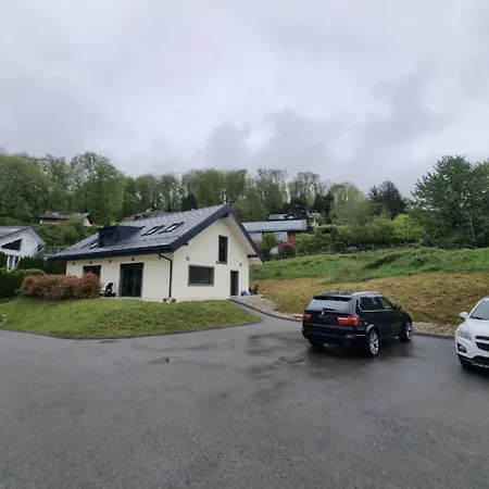 Maison Neuve Independante Louee Specialement Pour Les *